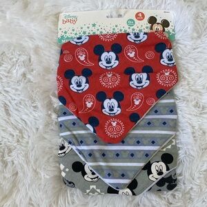 NWT Disney Baby Mickey Mouse baby bib 4 pack